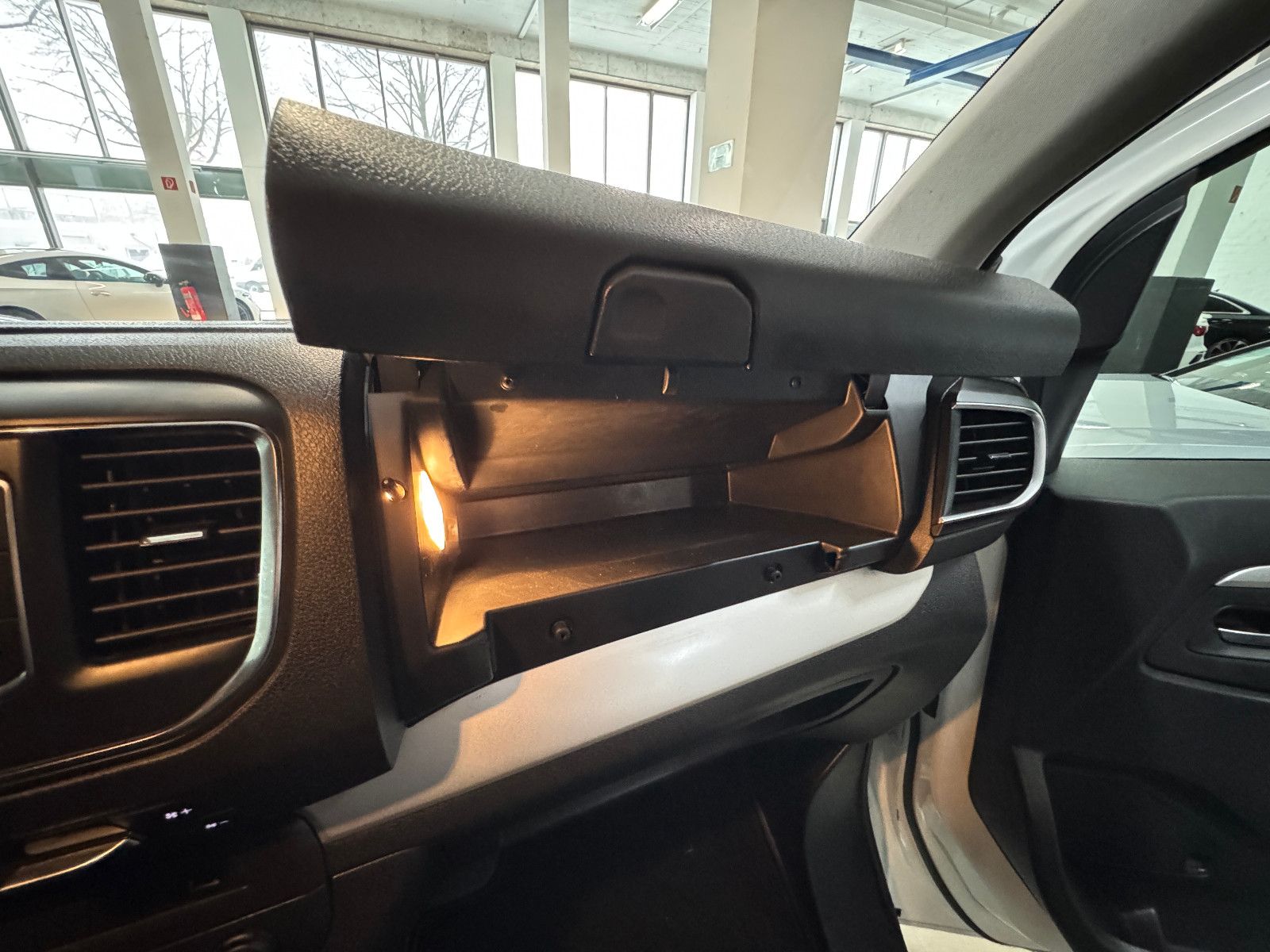 Fahrzeugabbildung Toyota Proace Verso L2 Shuttle Comfort Automatik Voll