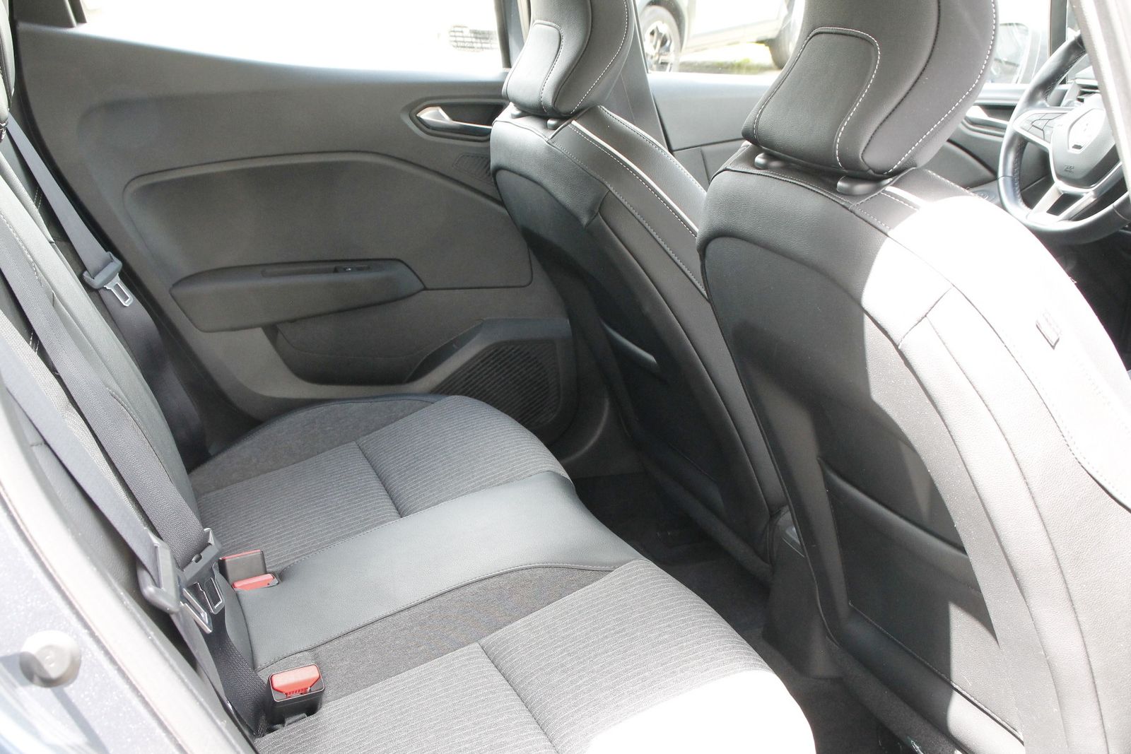 Fahrzeugabbildung Renault Clio INTENS TCe 100 LPG