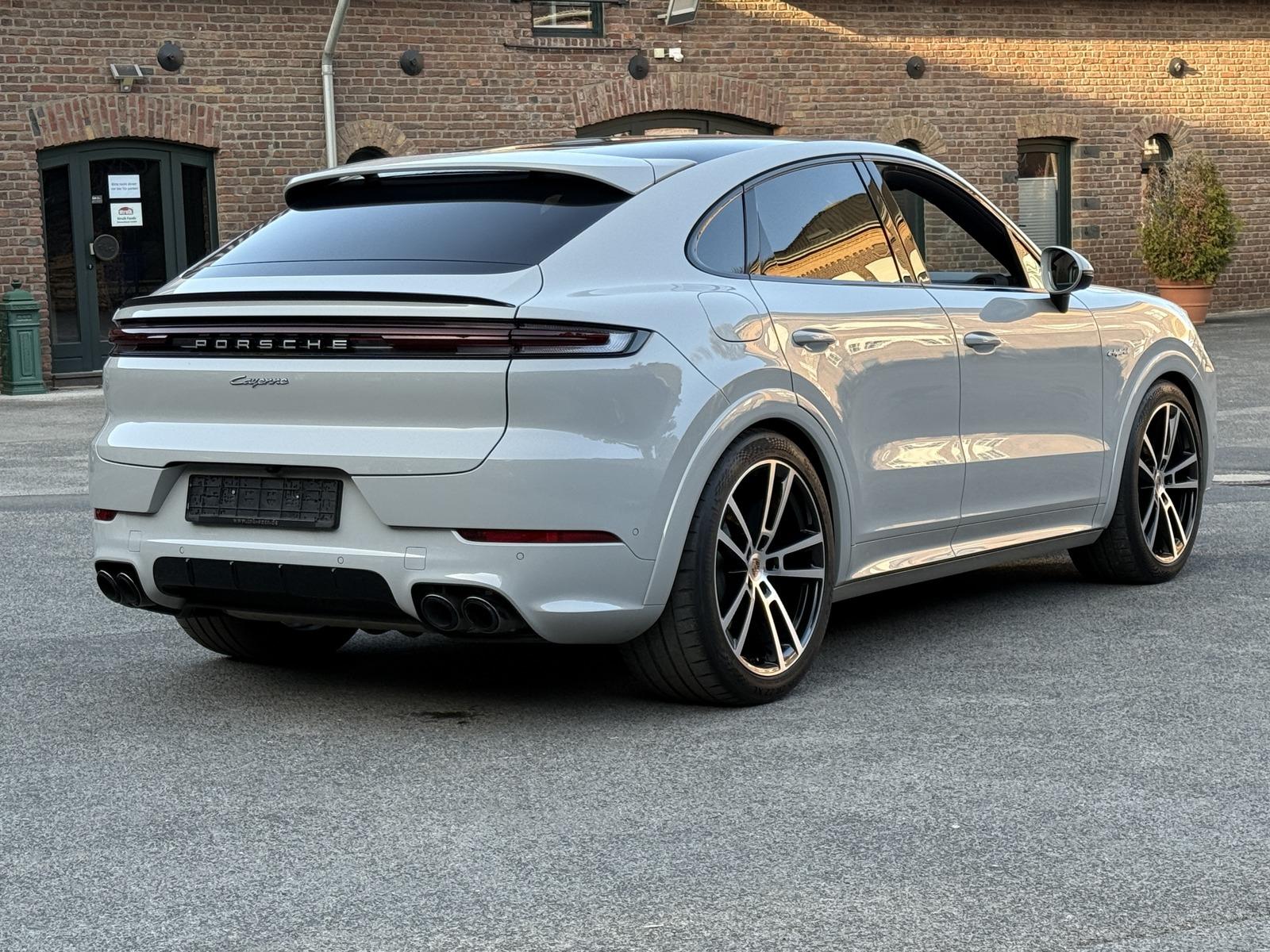 Porsche Cayenne E-Hybrid Coupe SPORTDESIGN*INNODRIVE*22