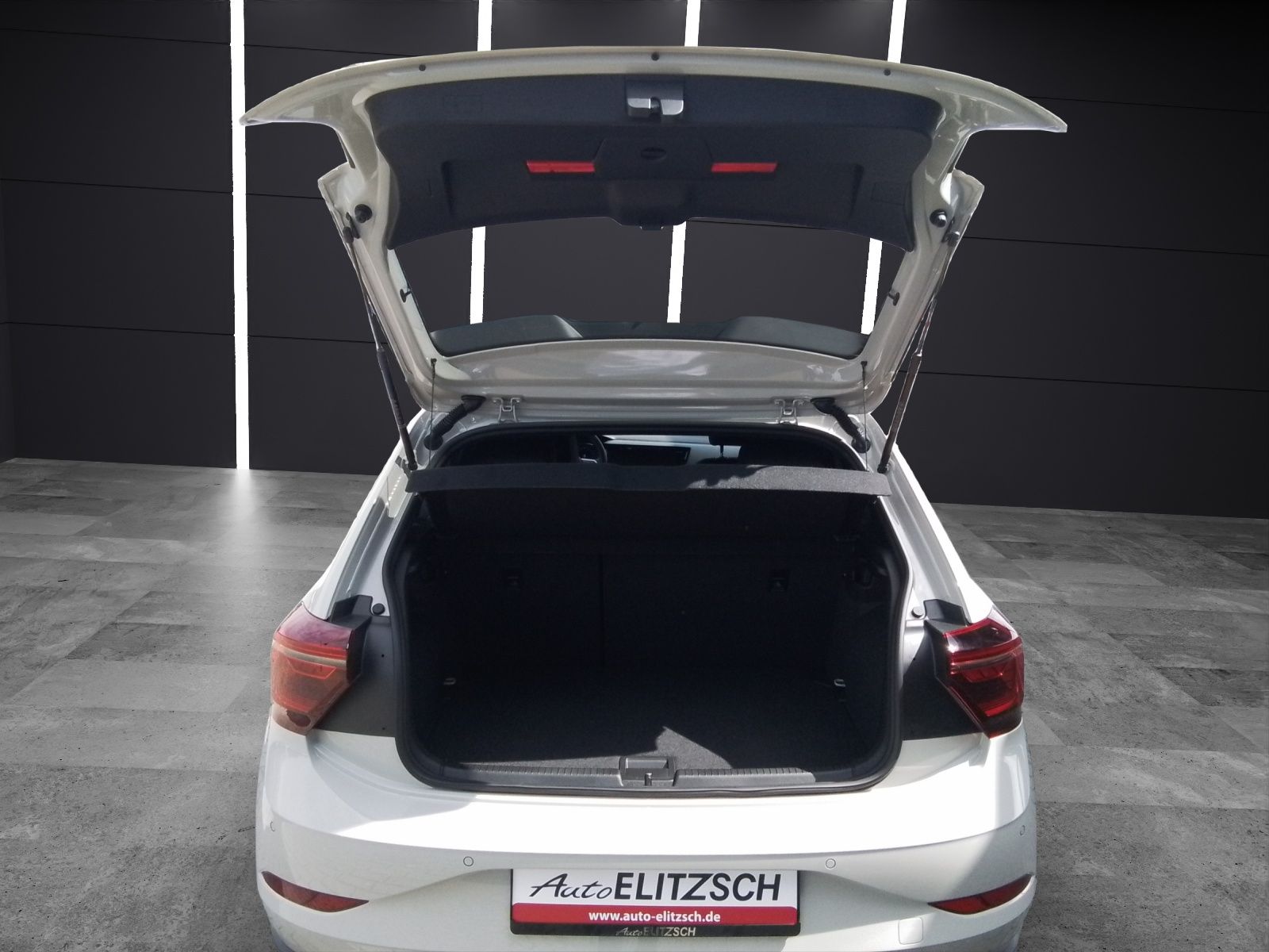 Fahrzeugabbildung Volkswagen Polo R-Line DSG NAVI LED AppConnect