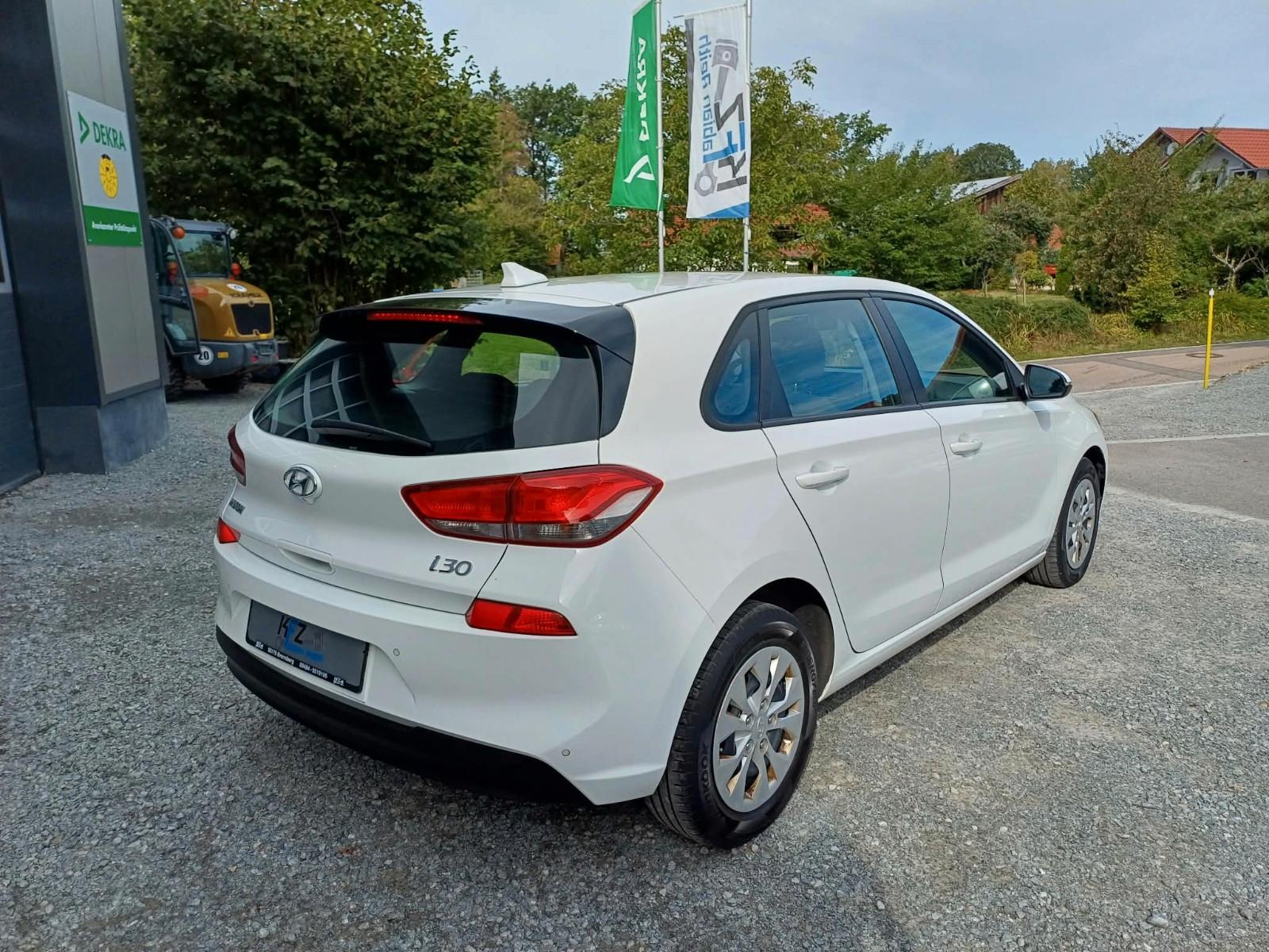 Hyundai i30 Select **Navi RFK PDC SHZ**