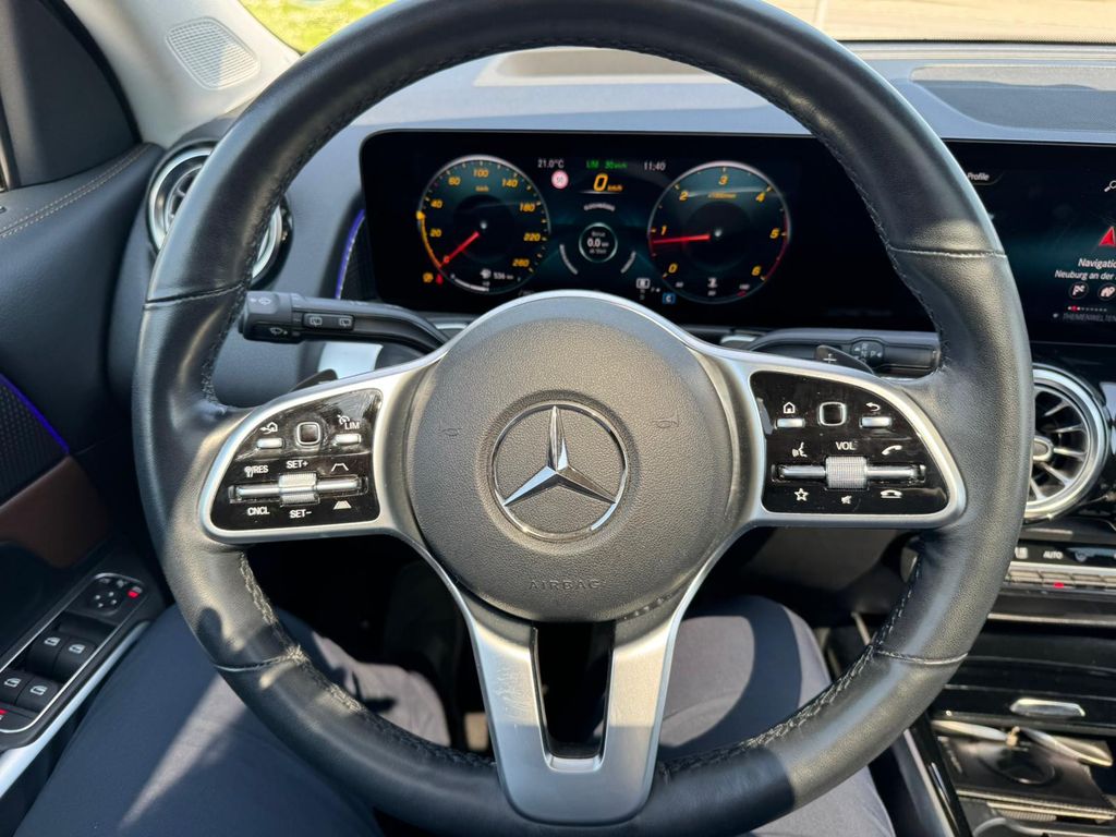 MERCEDES-BENZ GLB 200 40