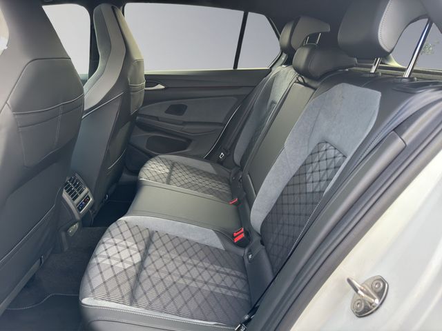 Golf VIII 1.5eTSI DSG R-Line AHK