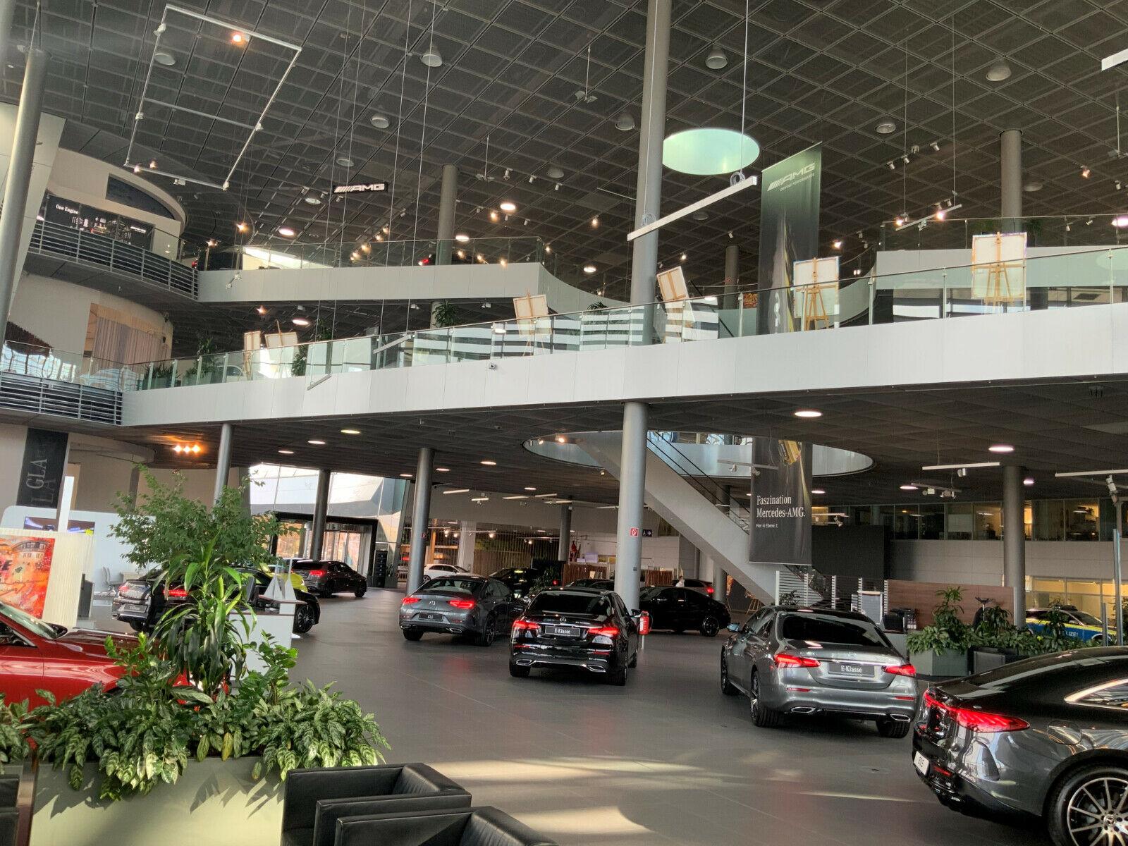 showroom-image-top