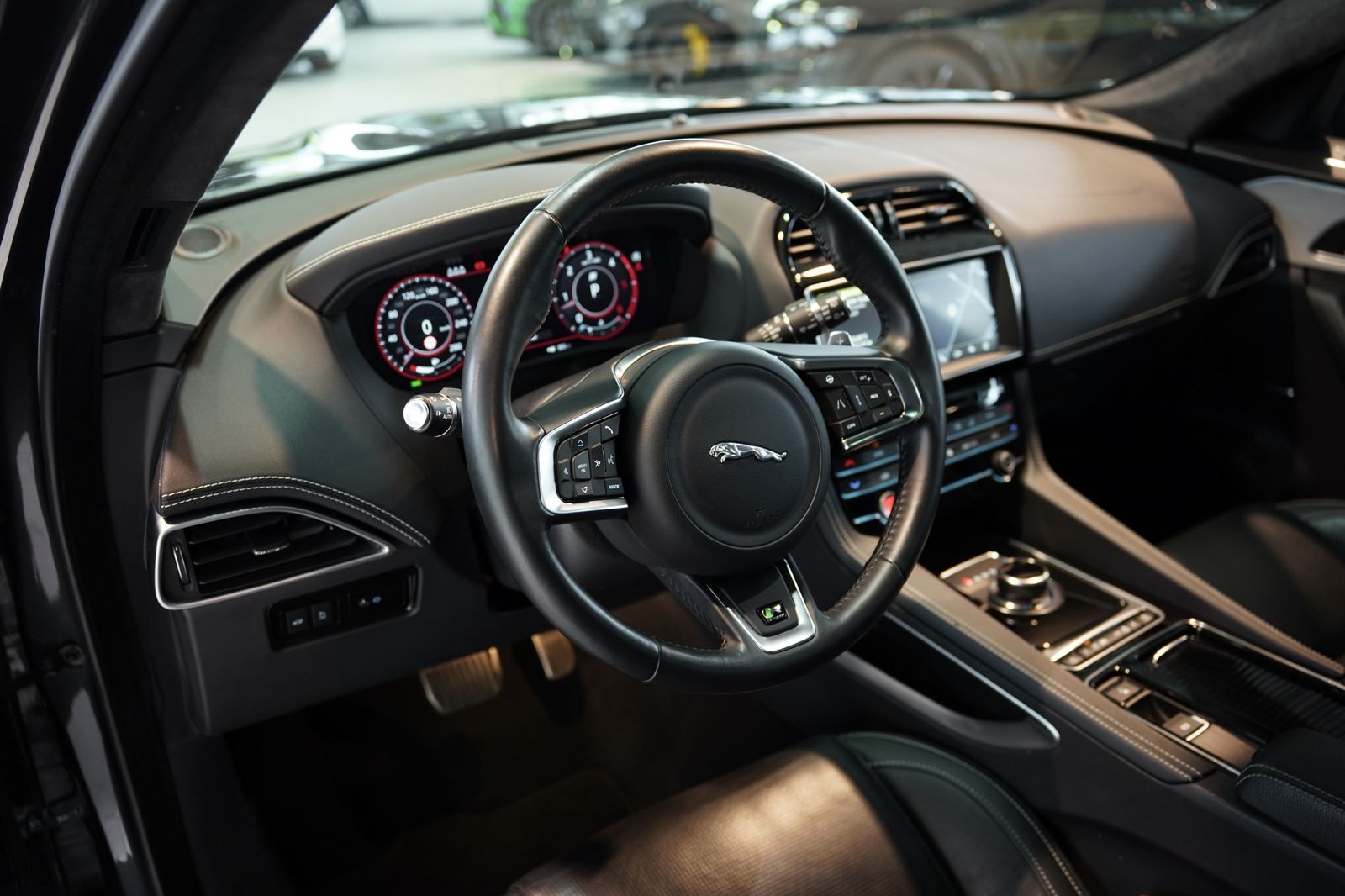 Jaguar F Pace