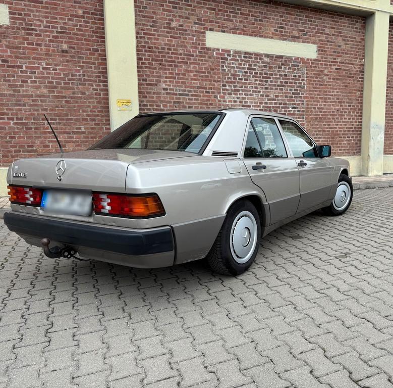 Mercedes-Benz 190
