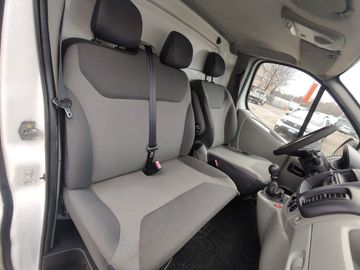 Renault Trafic - 11