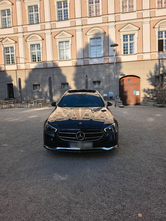 Image of Mercedes-Benz E 220