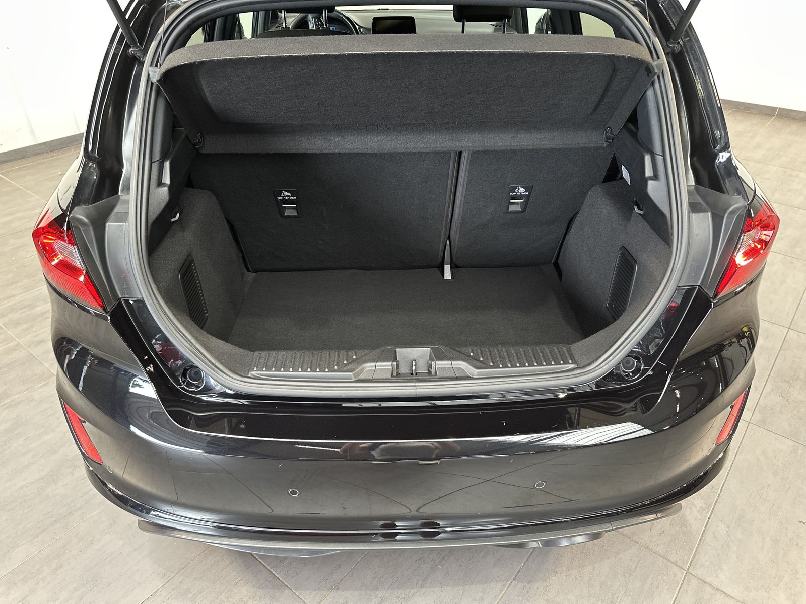 Fahrzeugabbildung Ford Fiesta 1.0 EcoBoost ST-Line NAV+LED+CARPLAY+DAB