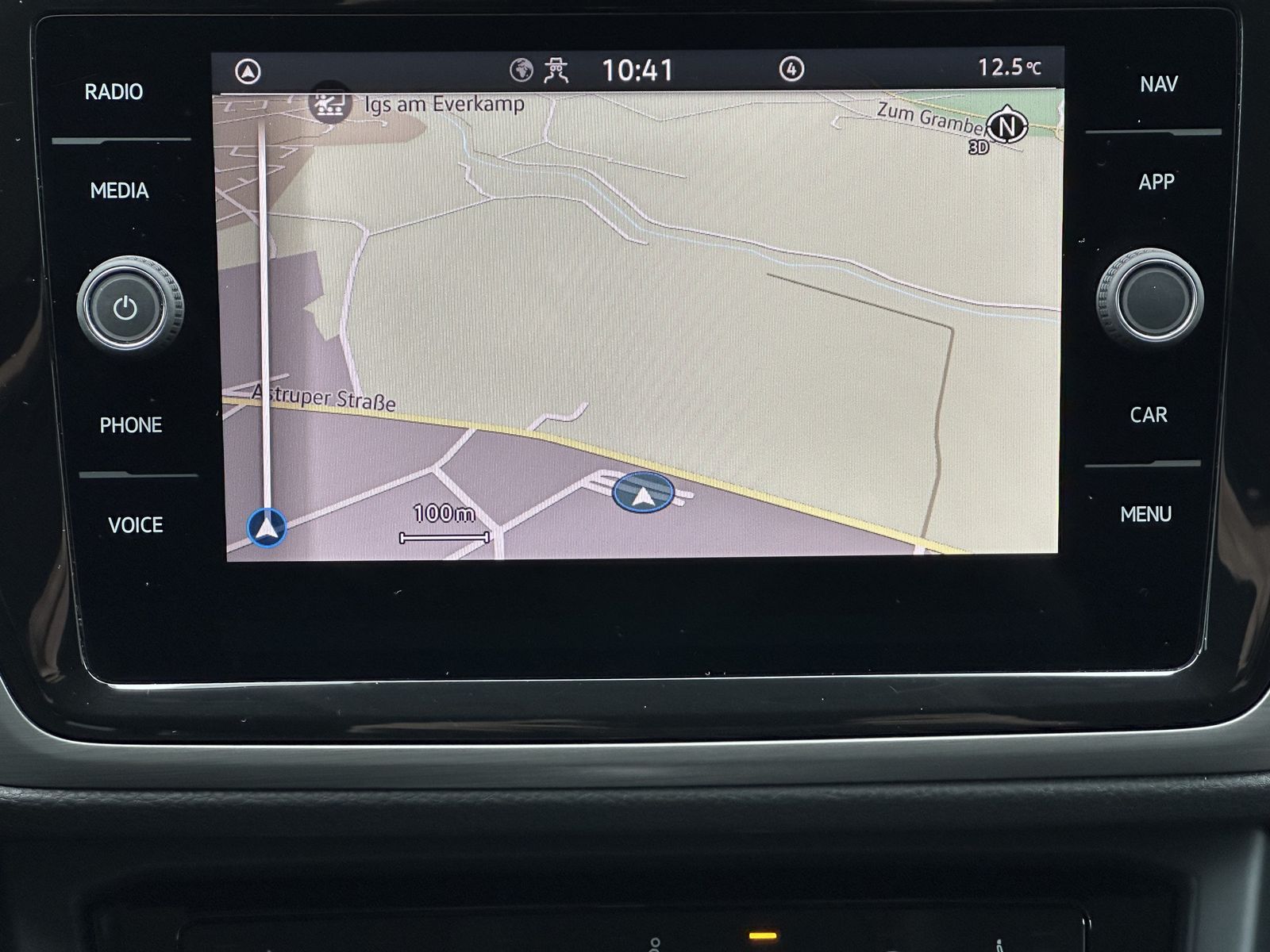 Fahrzeugabbildung Volkswagen Touran 2.0 TDI DSG CL NAV+ACC+DIGDISPLAY+KAM+1HD