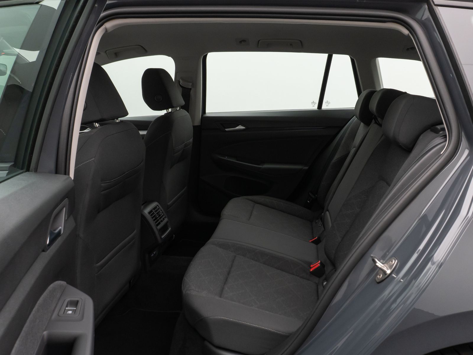 Fahrzeugabbildung Volkswagen Golf VIII Life 2.0 TDI SCR DSG HUD Kamera Lnkrhz