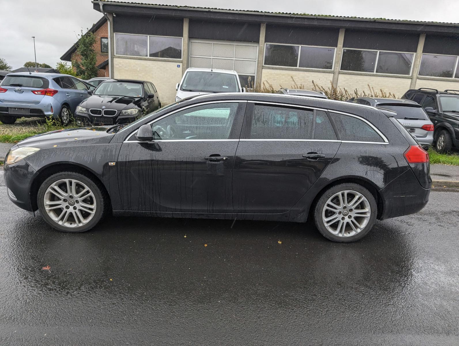 Opel Insignia 2011 — photo 9