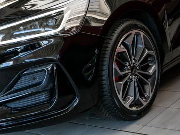 Ford Focus Turnier ST-Line X PANO AHK schwenkbar RFK