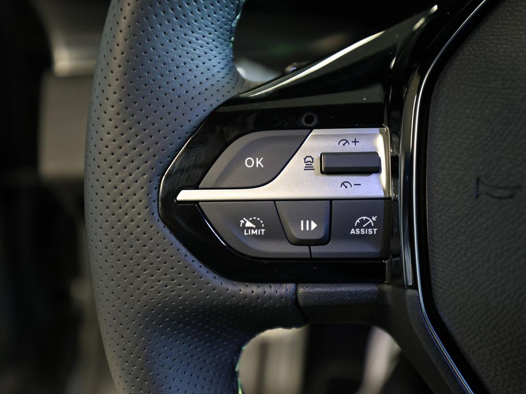 Peugeot 308 SW GT Neu DIESEL 130 EAT8 AHK ACC LED 360°