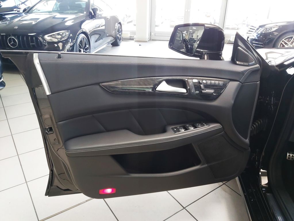 Mercedes-Benz CLS 500 Coupe AMG MEMORY TOTW LEDER AIRM DISTR