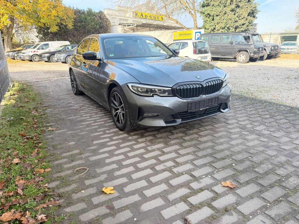 Image of BMW 320