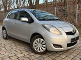 Toyota Yaris 1,0 CoolEdition *SHZ*KLIMA*8-FACH - silberne Toyota Yaris