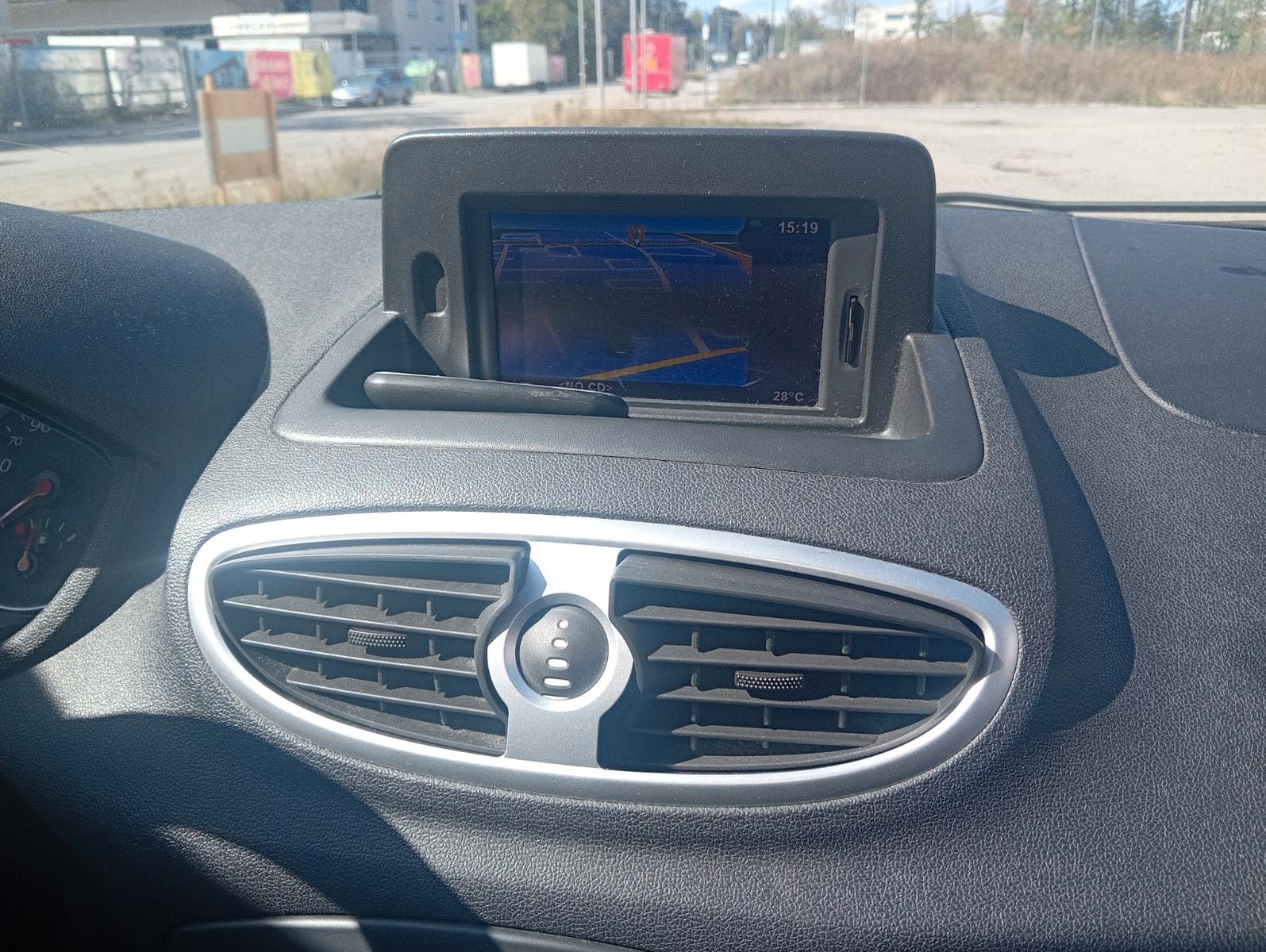 Renault Clio 2012 — photo 6