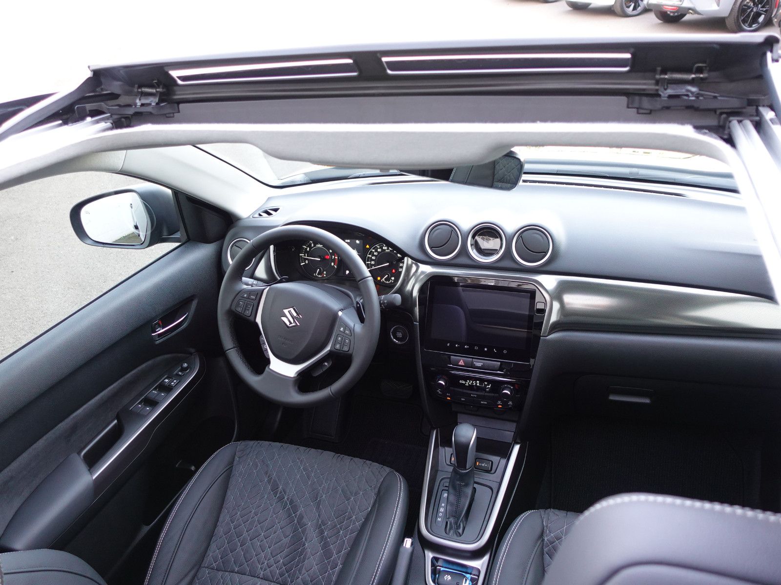 Fahrzeugabbildung Suzuki Vitara 1.4 6-Stufen Automatik Comfort+,NAVI,SHZ