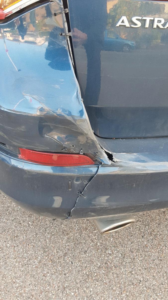 Opel Astra 2011 — photo 11
