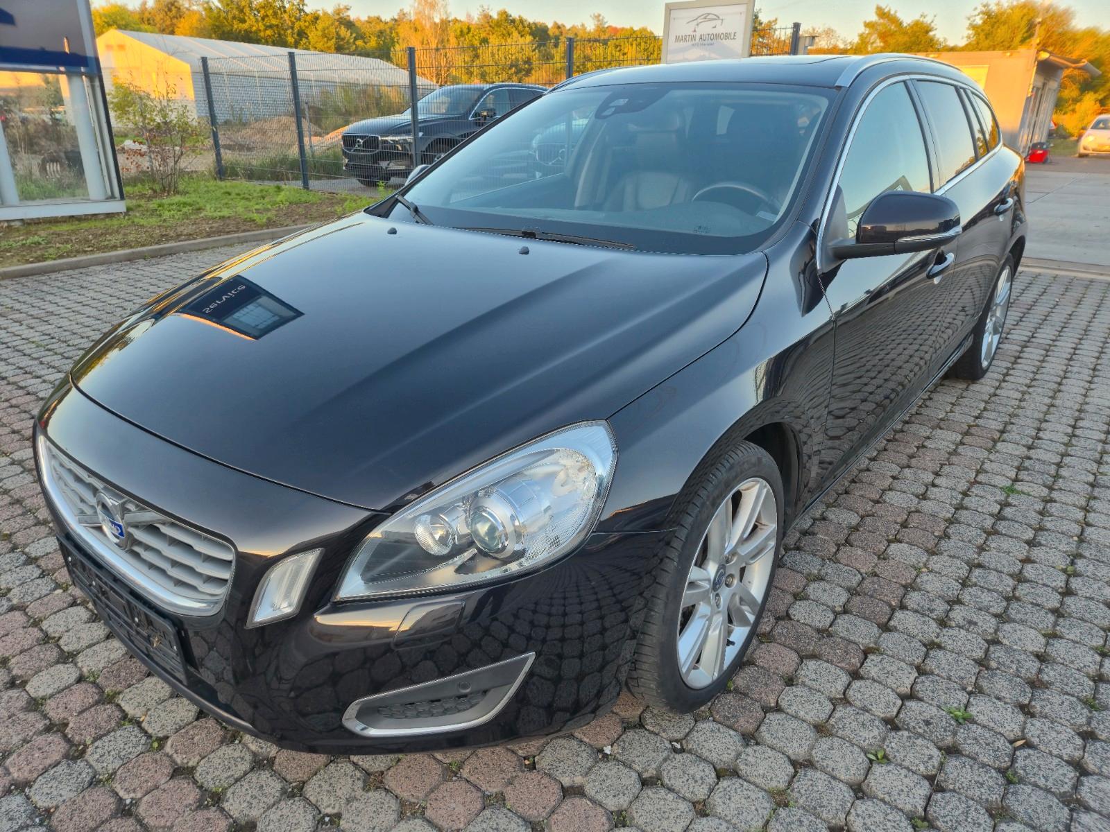 Volvo V60 Kombi Summum,Navi,PDC