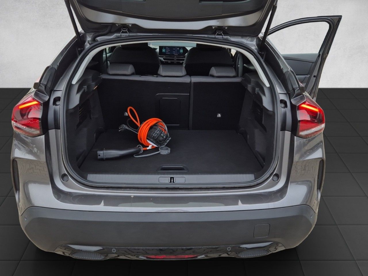 Fahrzeugabbildung Citroën C4 Lim. ë- Shine - viele Extras