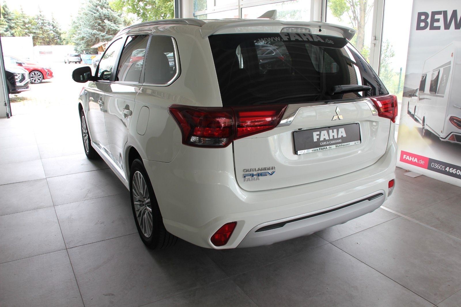 Fahrzeugabbildung Mitsubishi Outlander PHEV Basis Spirit 4WD