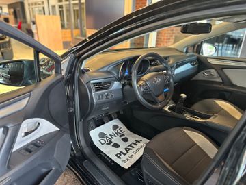 Toyota Avensis - 10