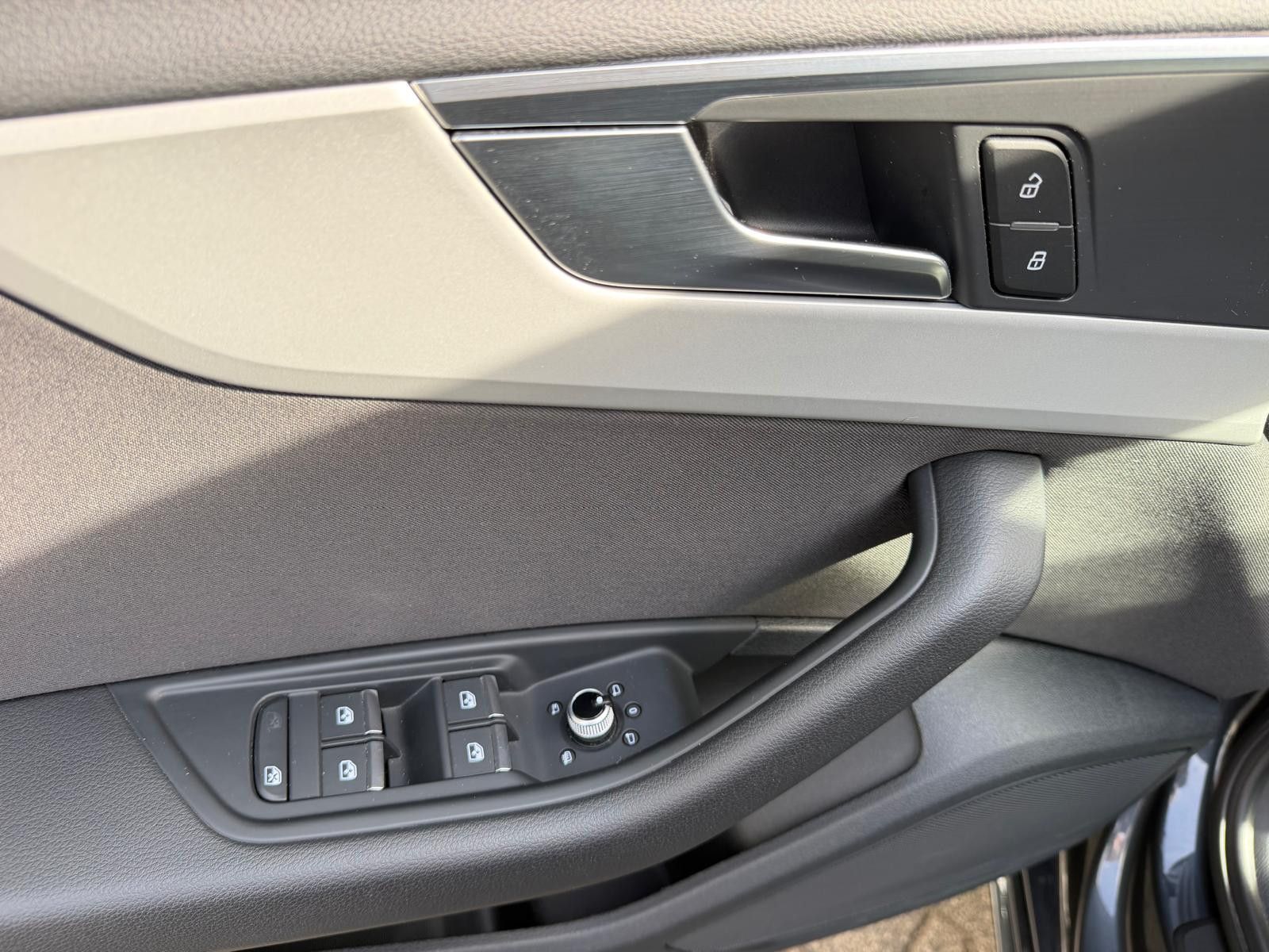 Fahrzeugabbildung Audi A4 Av 40 TFSI S-Tr Advanc LED+NAVI+SHZ+TEMP+17"