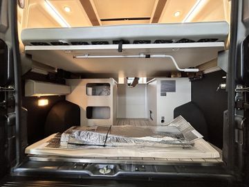 Westfalia Columbus 600 D 350W SOLAR 185Ah LITHIUM  AHK LED