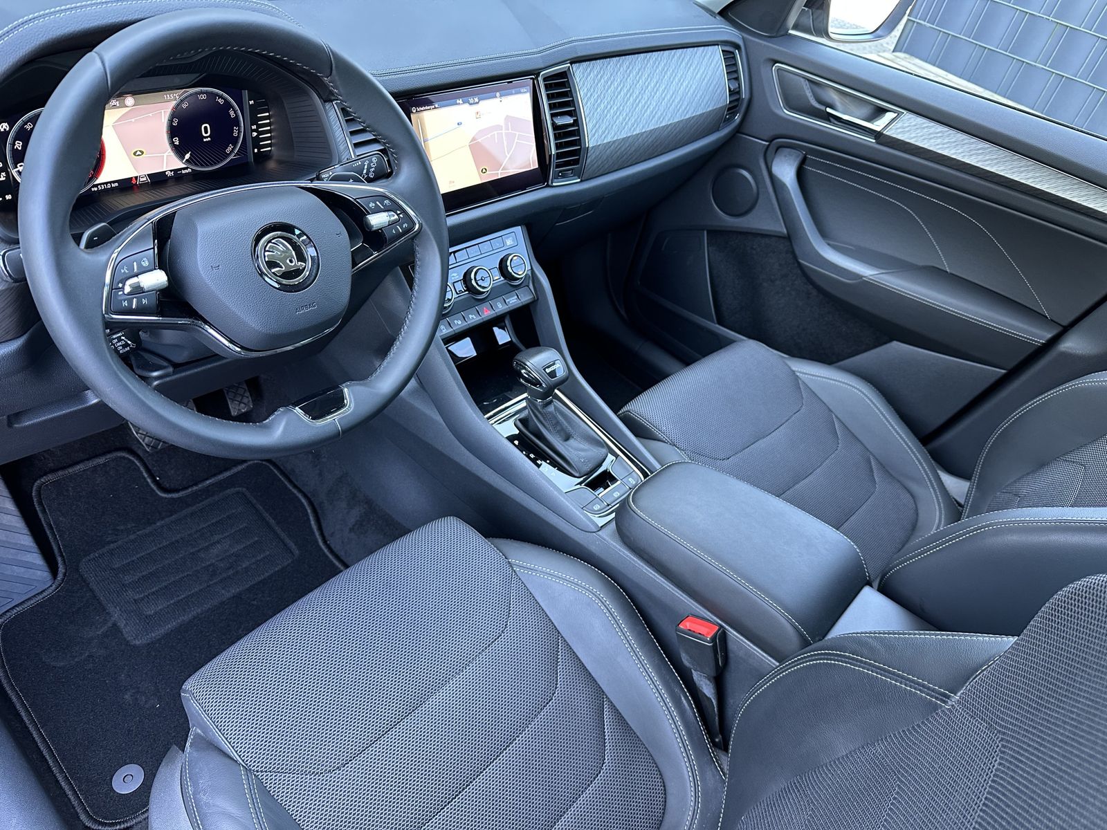 Fahrzeugabbildung SKODA Kodiaq 2.0 TDI DSG Style NAV+MATRIX+ACC+AHK+18ZO