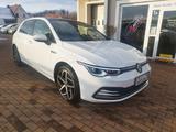 Volkswagen Golf VIII Lim. Style - mit Benzin-Antrieb: Alcantara, Head-Up Display, Limousine