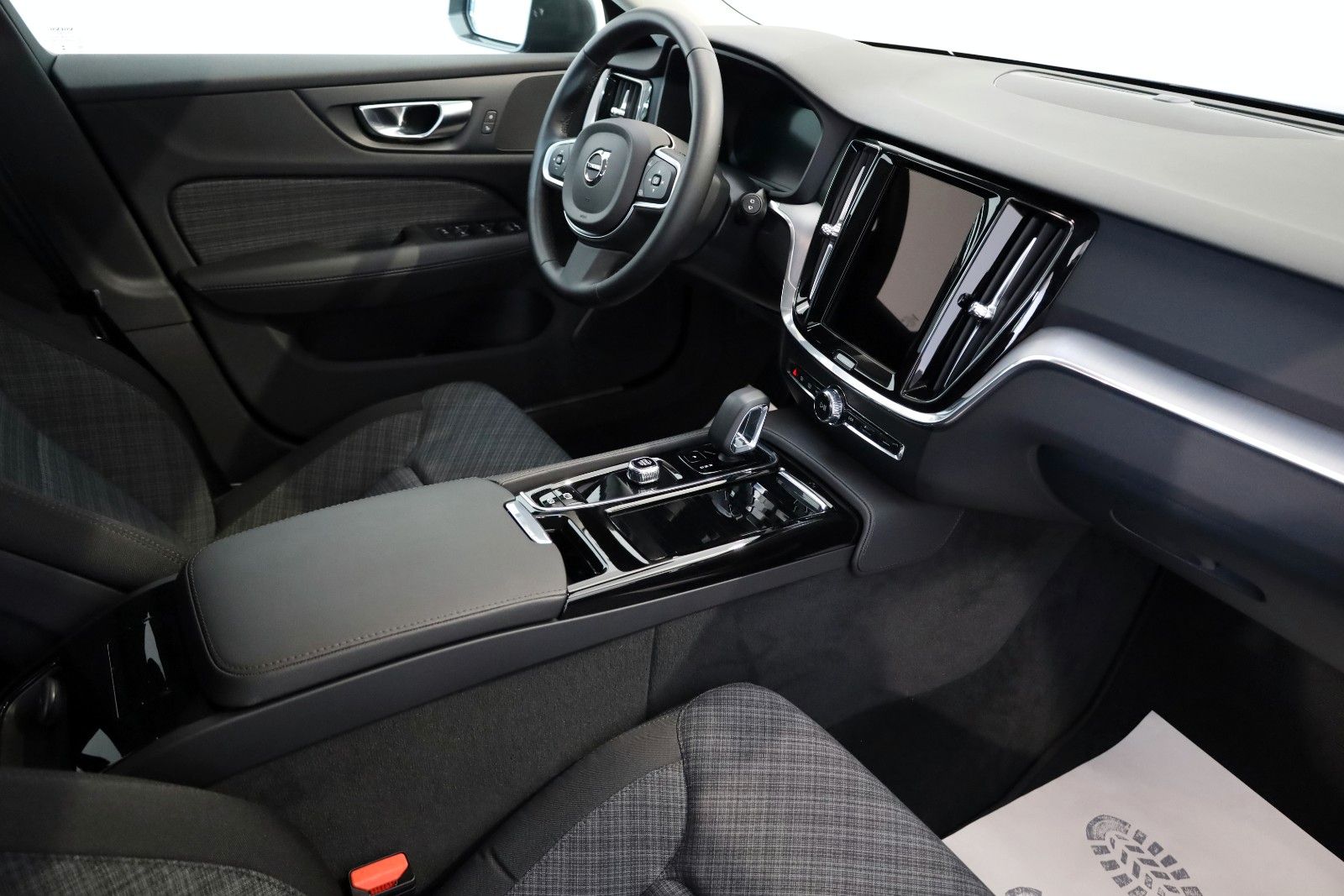 Fahrzeugabbildung Volvo V60 Core T6 Recharge AWD, Navi,Standhz.,AHK e+WR