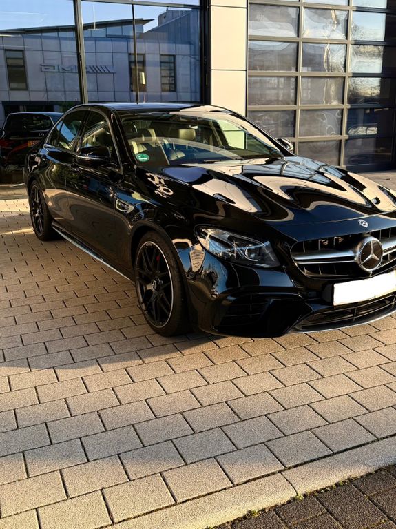 Mercedes-Benz E 63 AMG