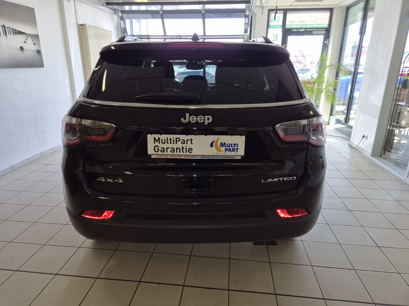 Fahrzeugabbildung Jeep Compass Limited 4WD / LED / NAVI / LEDER