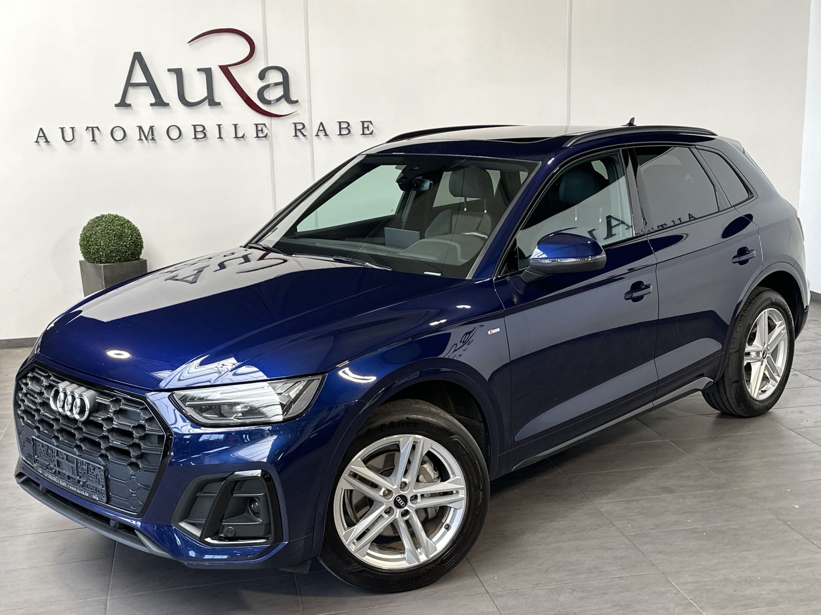 Fahrzeugabbildung Audi Q5 40 TDI Qu S-Line NAV+LED+VCOCKPIT+PANO+19ZOLL