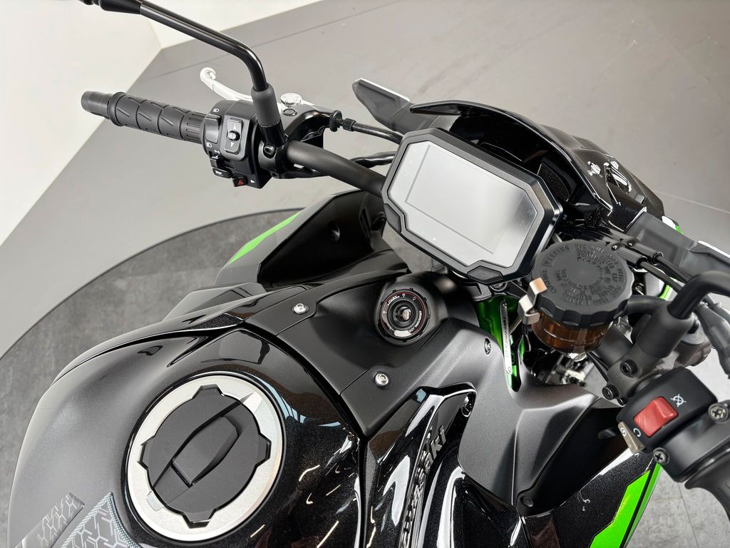 Fahrzeugabbildung Kawasaki Z900 SE *SC-PROJECT *SERVICE NEU *1390 KM
