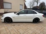Mercedes-Benz C 63 AMG+Leder+Navi+SSD+H&K+Rückf.+Klappen+ - gebrauchte Mercedes-Benz C 63 AMG aus dem Jahr 2012