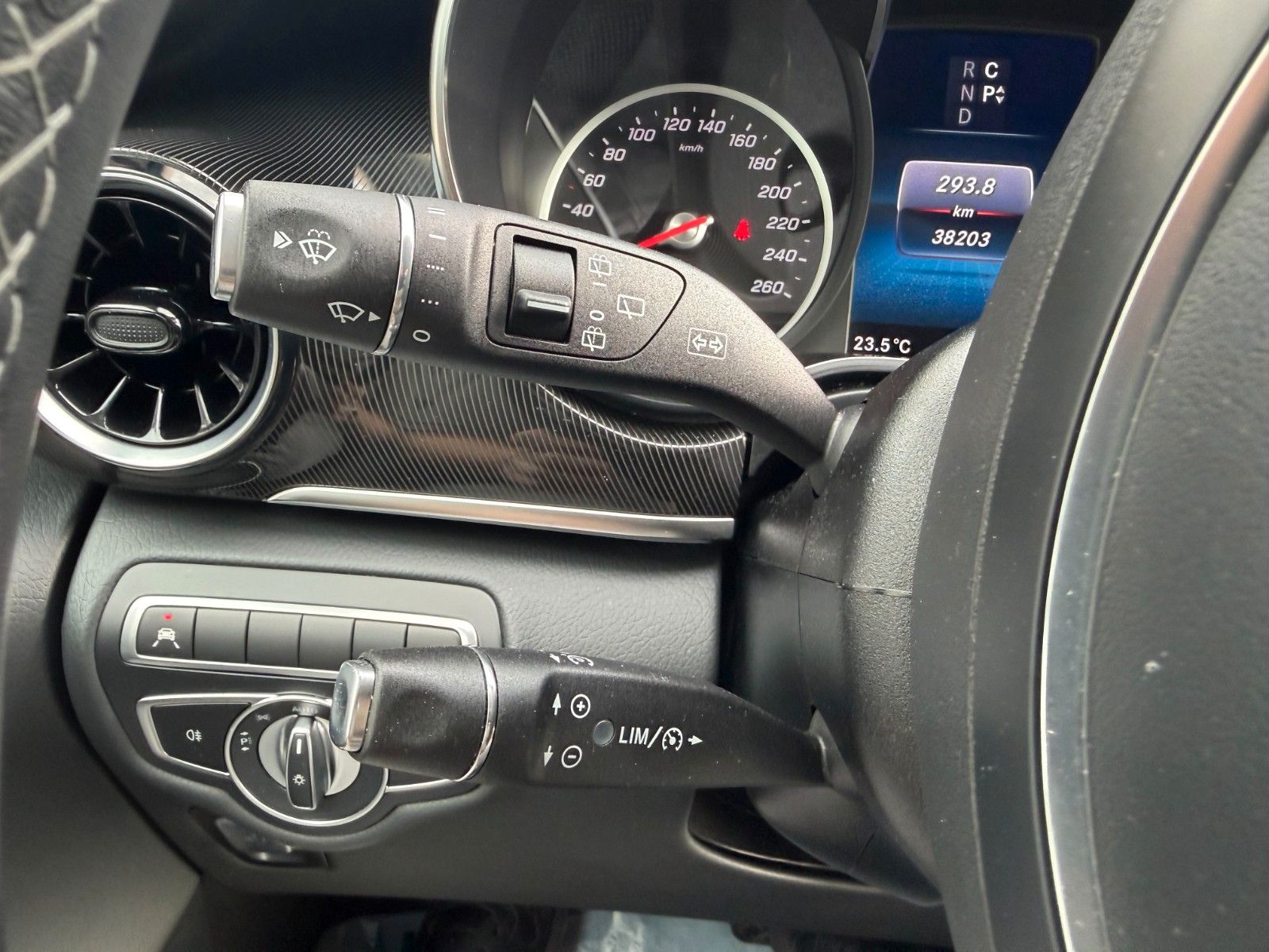 Fahrzeugabbildung Mercedes-Benz V 250 d EDITION Kompakt Kamera MBUX Kühlschrank