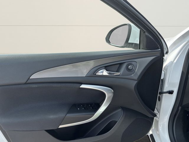 Opel Insignia A Sports Tourer Active Verkauf nur an G