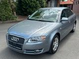 Audi A4 Lim. 1.6 - Xenon - Navi - Audi A4 mit Benzin-Antrieb: Limousine, 1.6