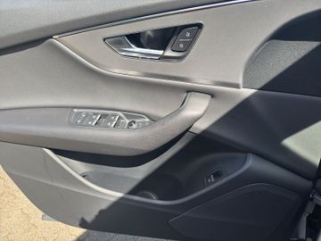 Audi Q8 - 8