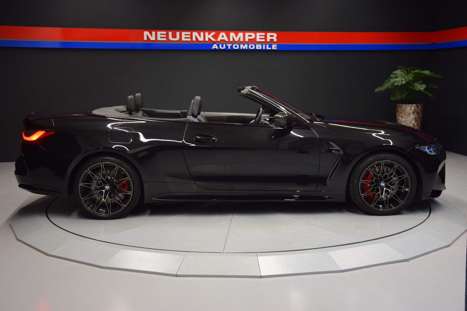 Fahrzeugabbildung BMW M4 Cabrio xDrive Competition ACC 360° H&k Leder