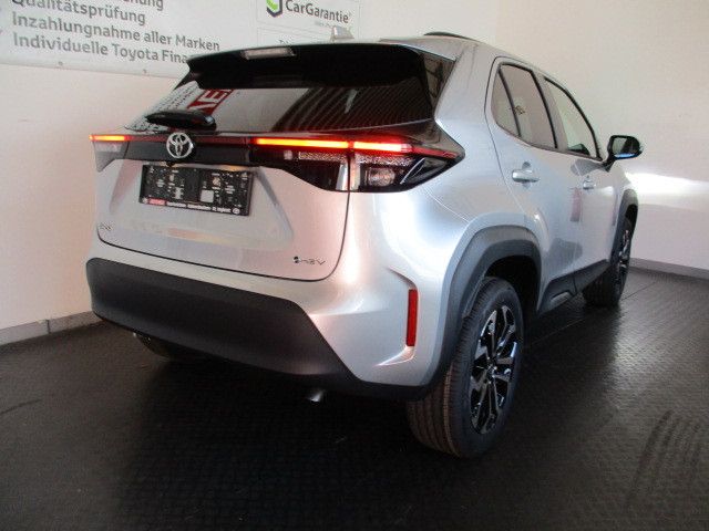 Fahrzeugabbildung Toyota Yaris Cross Hybrid FWD Teamplayer