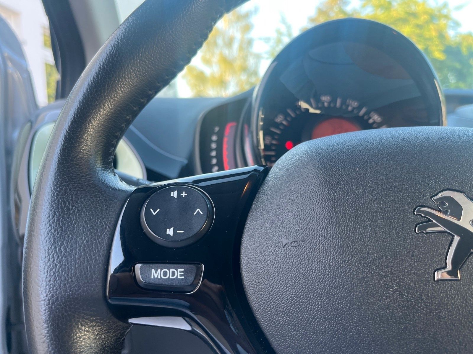 Peugeot 108 TOP Collection – Bild 17