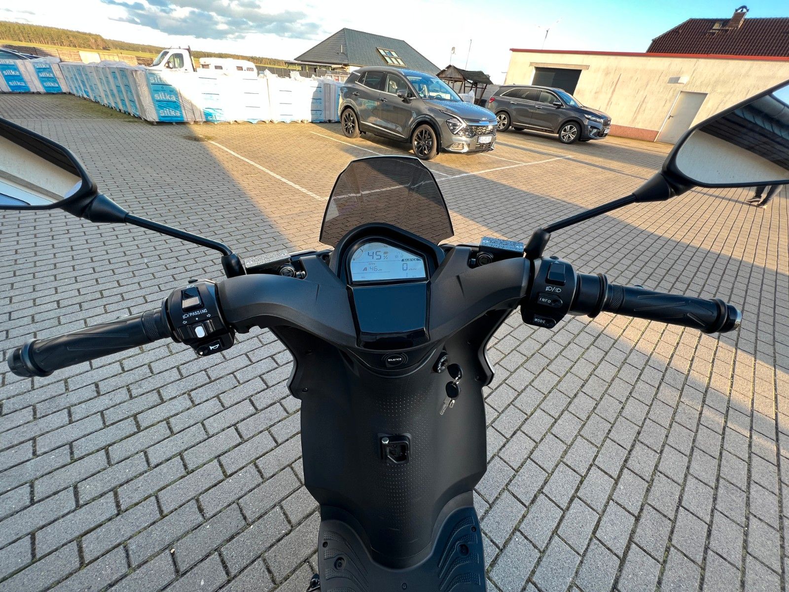 Fahrzeugabbildung Silence S01 Plus Connect Grey L3e