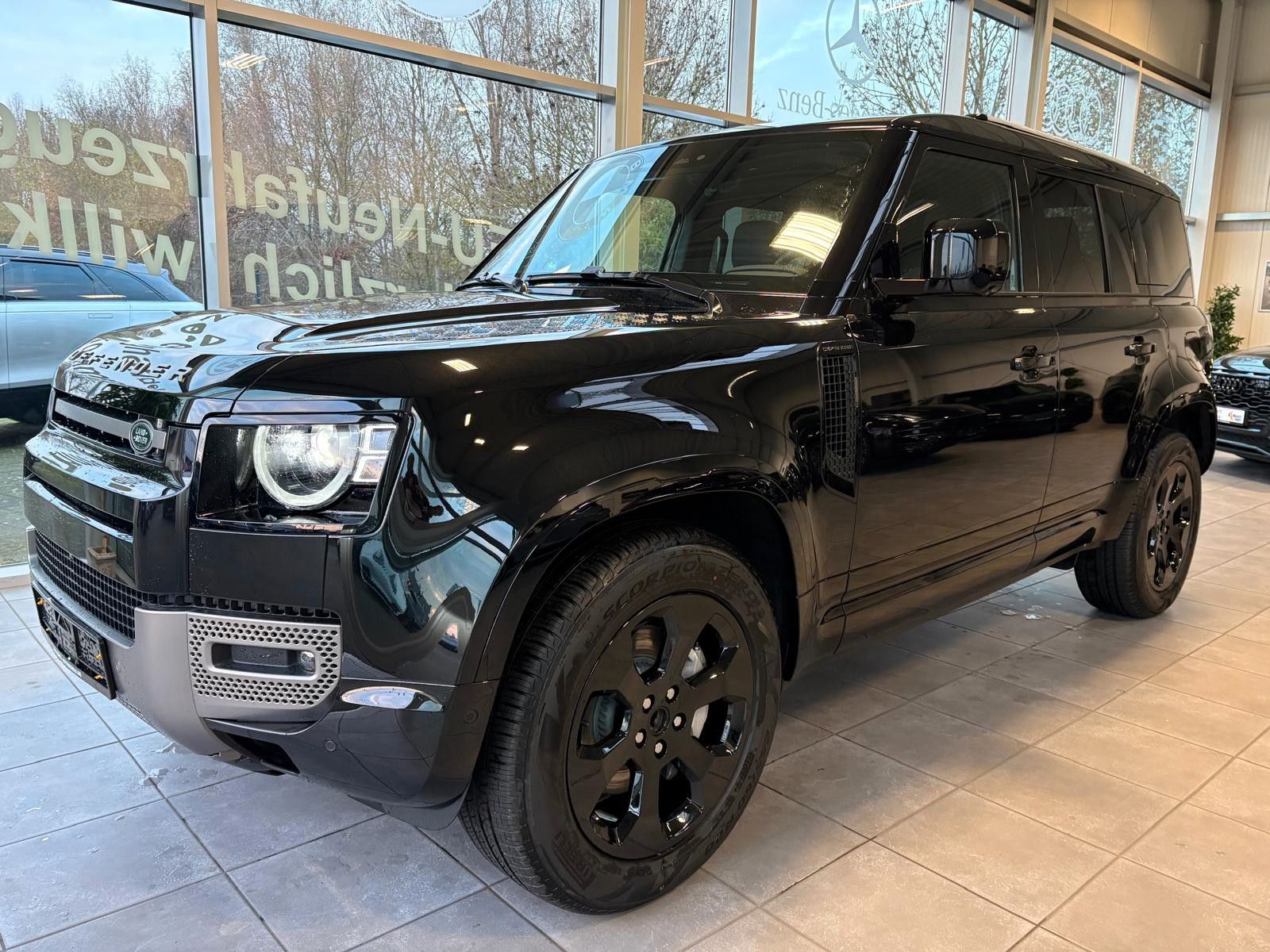 Fahrzeugabbildung Land Rover Defender 110 Hybrid X-Dynamic SE/P 300 E