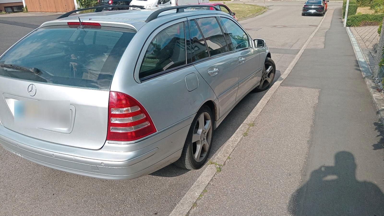 Mercedes-Benz C320 2005 — вигляд ззаду
