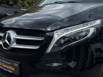 Mercedes V 220 - 5