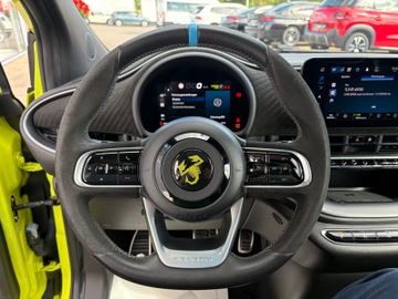 Fahrzeugabbildung Abarth 500 e Scorpionissima Navi Pano Temp JBL RFK  uvm